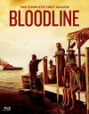 【中古】(非常に良い）BLOODLINE ブラッドライン シーズン1 ブルーレイ コンプリート BOX(初回生産限定) [Blu-ray]【メーカー名】ソニー・ピクチャーズエンタテインメント【メーカー型番】【ブランド名】【商品説明】 こちらの商品は中古品となっております。 画像はイメージ写真ですので 商品のコンディション・付属品の有無については入荷の度異なります。 買取時より付属していたものはお付けしておりますが付属品や消耗品に保証はございません。 商品ページ画像以外の付属品はございませんのでご了承下さいませ。 中古品のため使用に影響ない程度の使用感・経年劣化（傷、汚れなど）がある場合がございます。 また、中古品の特性上ギフトには適しておりません。 製品に関する詳細や設定方法は メーカーへ直接お問い合わせいただきますようお願い致します。 当店では初期不良に限り 商品到着から7日間は返品を受付けております。 他モールとの併売品の為 完売の際はご連絡致しますのでご了承ください。 プリンター・印刷機器のご注意点 インクは配送中のインク漏れ防止の為、付属しておりませんのでご了承下さい。 ドライバー等ソフトウェア・マニュアルはメーカーサイトより最新版のダウンロードをお願い致します。 ゲームソフトのご注意点 特典・付属品・パッケージ・プロダクトコード・ダウンロードコード等は 付属していない場合がございますので事前にお問合せ下さい。 商品名に「輸入版 / 海外版 / IMPORT 」と記載されている海外版ゲームソフトの一部は日本版のゲーム機では動作しません。 お持ちのゲーム機のバージョンをあらかじめご参照のうえ動作の有無をご確認ください。 輸入版ゲームについてはメーカーサポートの対象外です。 DVD・Blu-rayのご注意点 特典・付属品・パッケージ・プロダクトコード・ダウンロードコード等は 付属していない場合がございますので事前にお問合せ下さい。 商品名に「輸入版 / 海外版 / IMPORT 」と記載されている海外版DVD・Blu-rayにつきましては 映像方式の違いの為、一般的な国内向けプレイヤーにて再生できません。 ご覧になる際はディスクの「リージョンコード」と「映像方式※DVDのみ」に再生機器側が対応している必要があります。 パソコンでは映像方式は関係ないため、リージョンコードさえ合致していれば映像方式を気にすることなく視聴可能です。 商品名に「レンタル落ち 」と記載されている商品につきましてはディスクやジャケットに管理シール（値札・セキュリティータグ・バーコード等含みます）が貼付されています。 ディスクの再生に支障の無い程度の傷やジャケットに傷み（色褪せ・破れ・汚れ・濡れ痕等）が見られる場合がありますので予めご了承ください。 2巻セット以上のレンタル落ちDVD・Blu-rayにつきましては、複数枚収納可能なトールケースに同梱してお届け致します。 トレーディングカードのご注意点 当店での「良い」表記のトレーディングカードはプレイ用でございます。 中古買取り品の為、細かなキズ・白欠け・多少の使用感がございますのでご了承下さいませ。 再録などで型番が違う場合がございます。 違った場合でも事前連絡等は致しておりませんので、型番を気にされる方はご遠慮ください。 ご注文からお届けまで 1、ご注文⇒ご注文は24時間受け付けております。 2、注文確認⇒ご注文後、当店から注文確認メールを送信します。 3、お届けまで3-10営業日程度とお考え下さい。 　※海外在庫品の場合は3週間程度かかる場合がございます。 4、入金確認⇒前払い決済をご選択の場合、ご入金確認後、配送手配を致します。 5、出荷⇒配送準備が整い次第、出荷致します。発送後に出荷完了メールにてご連絡致します。 　※離島、北海道、九州、沖縄は遅れる場合がございます。予めご了承下さい。 当店ではすり替え防止のため、シリアルナンバーを控えております。 万が一、違法行為が発覚した場合は然るべき対応を行わせていただきます。 お客様都合によるご注文後のキャンセル・返品はお受けしておりませんのでご了承下さい。 電話対応は行っておりませんので、ご質問等はメッセージまたはメールにてお願い致します。