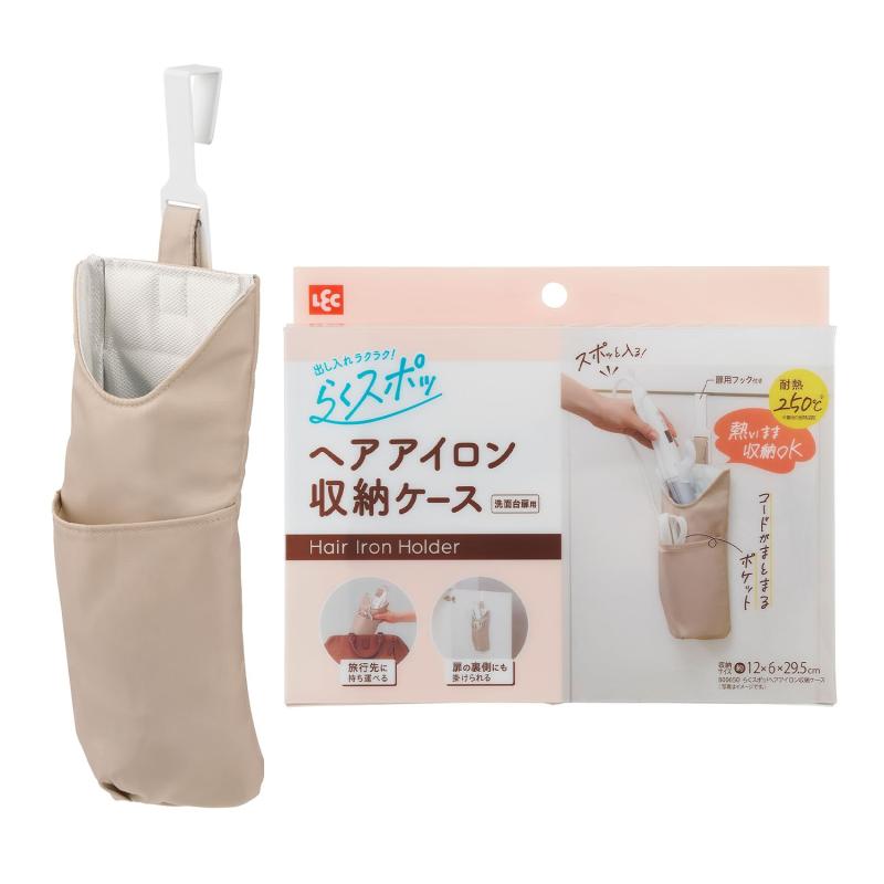レック 出し入れカンタン ヘアアイロン収納ケース らくスポッ / 耐熱250度 / 入れやすいコードポケット付/吊下げ可能 ・ 旅行先にも耐熱温度250度。熱いままアイロンを収納できます。サッと入れやすいコードポケット付きです。フック付きなのでタオルかけや洗面所の扉の表裏に取り付けられます。旅行先への持ち運びにも便利です。やわらか素材で製品を保護します。複数店舗にて販売をしておりますため、在庫データの更新が間に合わず、欠品にも関わらず、注文ができる場合がございます。その際は、キャンセルにて対応を取らせていただきます。当店はお電話のお問い合わせはお受けしておりませんので、ご了承ください。お問い合わせは、問い合わせフォームにてお願いをいたします。