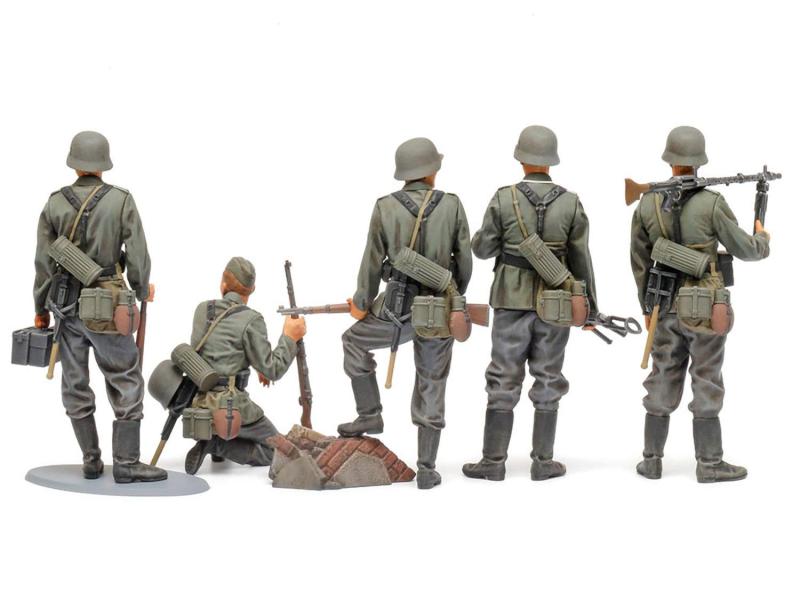 シオカゼ商店のタミヤ 1/35 ミリタリーミニチュアシリーズ No.371 ドイツ歩兵セット 大戦中期 プラモデル 35371｜アングル2