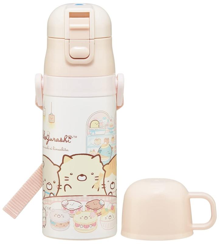 スケーター(skater) 子供用 ステンレス 水筒 2way 直飲み 420ml コップ飲み 350ml すみっコぐらし おかし屋さん 子供に優しい軽量タイプ 女の子 保温・保冷小容量タイプ waterbottle スポーツボトル 容量:直飲み時＝420ml コップ使用時＝350mlサイズ:直径6.8×高さ（コップ時）20cm・（直飲み時）21cm/原産国:中国セット内容・付属品:水筒＋コップ＋ショルダーベルト＋ネームプレート直飲みもコップ飲みも両方できる2wayタイプ/熱い飲み物はコップ飲みがおすすめ素材・材質:内びん・胴部・口がね＝ステンレス鋼 コップ・中栓・フタ＝ポリプロピレン<br>キャップ＝飽和ポリエステル樹脂 パッキン＝シリコン樹脂複数店舗にて販売をしておりますため、在庫データの更新が間に合わず、欠品にも関わらず、注文ができる場合がございます。その際は、キャンセルにて対応を取らせていただきます。当店はお電話のお問い合わせはお受けしておりませんので、ご了承ください。お問い合わせは、問い合わせフォームにてお願いをいたします。