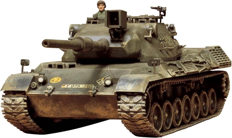 タミヤ(TAMIYA) 1/35 ミリタリーミニチュアシリーズ No.64 西ドイツ陸軍 レオパルド 中戦車 プラモデル 35064組み立て、塗装が必要なプラモデル。別途、工具、塗料等が必要。商品モデル番号: 300035064素材: プラスチック対象性別: unisex複数店舗にて販売をしておりますため、在庫データの更新が間に合わず、欠品にも関わらず、注文ができる場合がございます。その際は、キャンセルにて対応を取らせていただきます。当店はお電話のお問い合わせはお受けしておりませんので、ご了承ください。お問い合わせは、問い合わせフォームにてお願いをいたします。