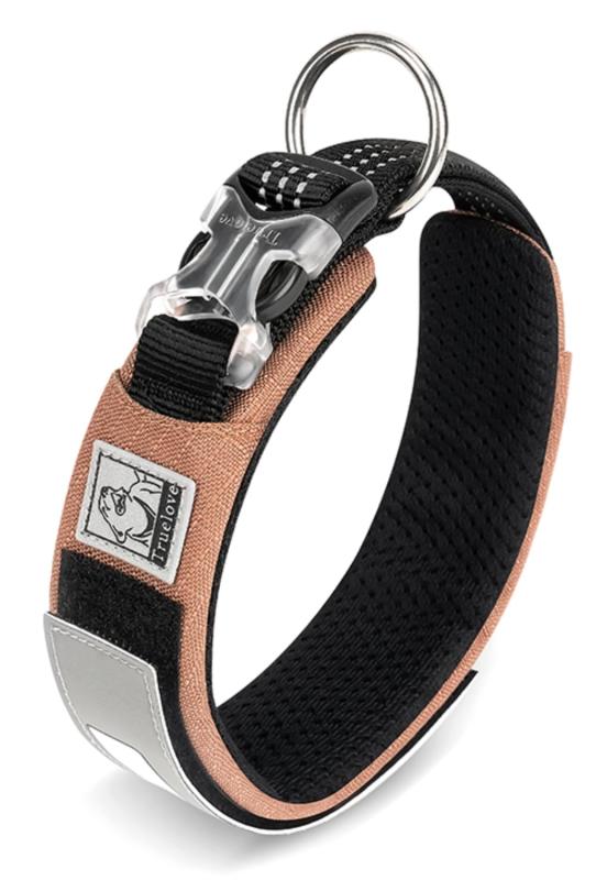 cocomall 2023最新犬首輪 犬の首輪 小型、中型、大型犬用 ペット用品 3M反射材料 ナイロン製 通気性 弾力性 ソフト 調節可能 おしゃれ 犬用訓練 (M, ブラウン)3M反射ステッチで夜道の散歩も安心、機能面でもおすすめです。外層は柔軟性、耐久性、軽くて弾力性に優れたDopont素材；中間層はIXPE綿材質であり、愛犬引っ張っても圧力が体全体に分散され、喉に優しい；内層ナイロン素材で、裏地に換気口があり、肌触りがソフトで、摩擦による痛みはありません。迷子防止には、反射面だけでなく、反射面にも連絡先や名前を書くことができ、ネームブレートとしての機能を果たすことができます。それに、反射面はマジックテープデザインで、自由に取り外しができます。耐衝撃性に優れたアルミニウムO型リングは高い引張り強さ、耐腐食性と硬度がある。着脱簡単なワンタッチ式、愛犬はご機嫌のままお散歩できます。Dureflex社製のバックル、丈夫で、耐久性があります。商品サイズ：M/幅が2cm、長さが45～55cm複数店舗にて販売をしておりますため、在庫データの更新が間に合わず、欠品にも関わらず、注文ができる場合がございます。その際は、キャンセルにて対応を取らせていただきます。当店はお電話のお問い合わせはお受けしておりませんので、ご了承ください。お問い合わせは、問い合わせフォームにてお願いをいたします。