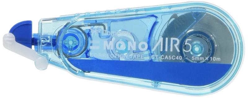 Tombow 修正テープモノエアー5C40ブルー CT-CA5C40 修正テープテープ幅(mm):5奥行(mm):78高さ(mm):17長さ(m):10幅(mm):31本体色:ブルーテープ長さ(m):10GPNエコ商品ねっと掲載品●エコマーク適合品●グリーン購入法適合商品●本体:再生スチロール樹脂複数店舗にて販売をしておりますため、在庫データの更新が間に合わず、欠品にも関わらず、注文ができる場合がございます。その際は、キャンセルにて対応を取らせていただきます。当店はお電話のお問い合わせはお受けしておりませんので、ご了承ください。お問い合わせは、問い合わせフォームにてお願いをいたします。