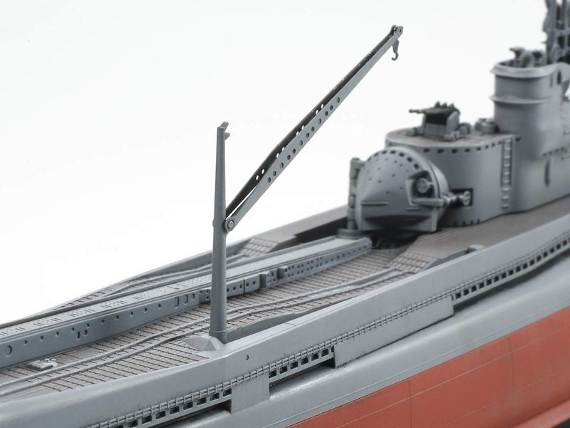 シオカゼ商店のタミヤ 1/350 艦船シリーズ No.19 日本海軍 特型潜水艦 伊-400 プラモデル 78019｜アングル3