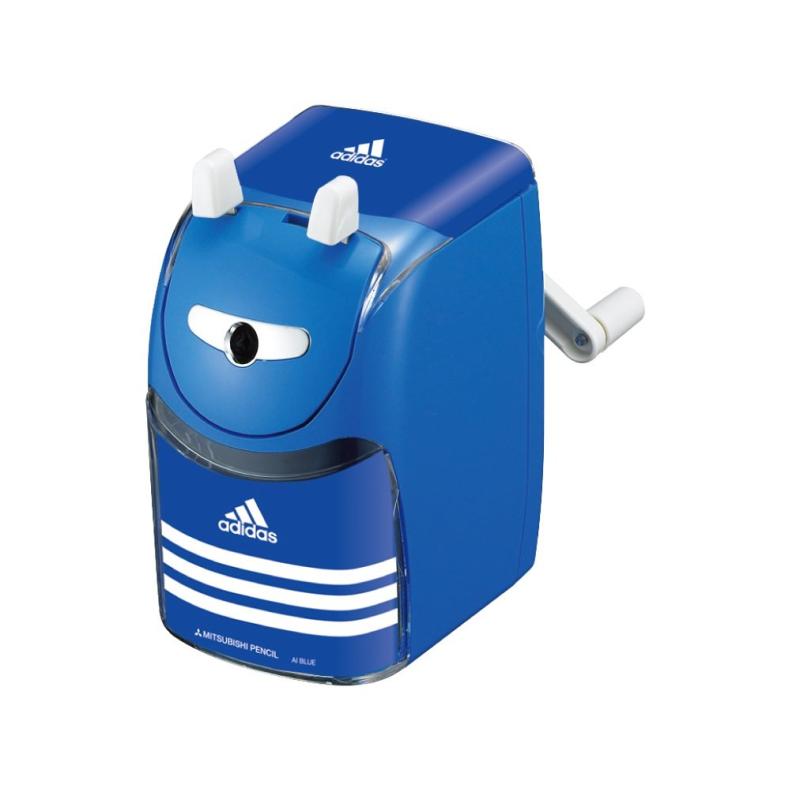 アディダス 鉛筆削り AI 青 KH3341【三菱鉛筆×adidas】三菱鉛筆が展開するステーショナリーの高い品質と世界中で愛されるアディダスのコラボレーション【仕様】手動式鉛筆削り【機構】ノック式芯調節機構付・クランプ(固定用金具)取付可能【デザイン】パフォーマンスロゴ【サイズ】143×85×146mm/重量390g複数店舗にて販売をしておりますため、在庫データの更新が間に合わず、欠品にも関わらず、注文ができる場合がございます。その際は、キャンセルにて対応を取らせていただきます。当店はお電話のお問い合わせはお受けしておりませんので、ご了承ください。お問い合わせは、問い合わせフォームにてお願いをいたします。
