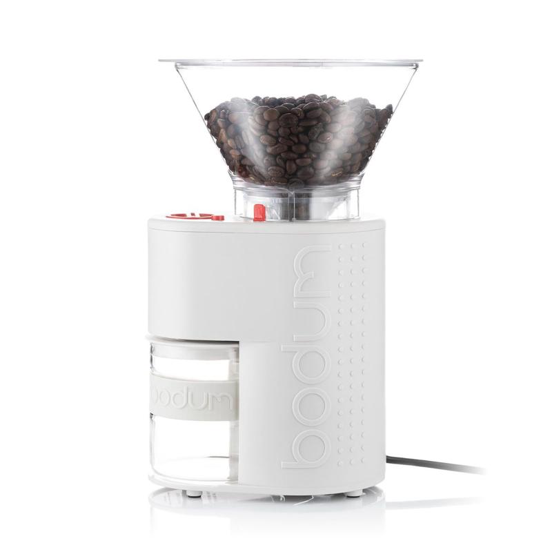 BODUM ボダム コーヒーミル 電動ミル BISTRO ビストロ 電動式コーヒーグラインダー オフホワイト コニカル刃 挽きムラ防止 静電気防止 静音 挽き目調節 10903-913JP-3低速で回転するため、騒音が小さく、摩擦熱の発生が少なくコーヒー豆の香りや風味を損なわないコニカル挽き刃複数店舗にて販売をしておりますため、在庫データの更新が間に合わず、欠品にも関わらず、注文ができる場合がございます。その際は、キャンセルにて対応を取らせていただきます。当店はお電話のお問い合わせはお受けしておりませんので、ご了承ください。お問い合わせは、問い合わせフォームにてお願いをいたします。
