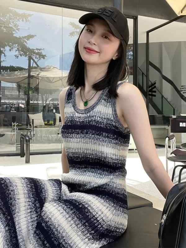 ワンピース レディース ニット キャミソールワンピース 春夏 ロング丈 ストライプ柄 グラデーション ウエストマーク タイトシルエット スリム 着痩せ きれいめ コンサバ カジュアル ノースリーブ