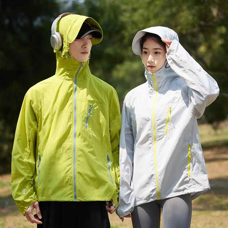 服 メンズ レディース 男女兼用 パーカー UVカット 紫外線対策 ナイロン 撥水 軽量 透湿 通気性 ライトアウター 長袖 ジップアップ 無地 アウトドア スポーツ キャンプ 登山 釣り ゴルフ 公園 散歩 軽やか 薄手 快適 春夏 オールシーズン・性別: 男女兼用・対象年齢: 成人・機能: UVカット・素材: ポリエステル・柄: 無地・フード: フード付き・紫外線防止指数: UPF50+・取り外し: 不可・カラー展開: パープル、蛍光グリーン、ブラック、オレンジレッド、グレー、ライトグレー・サイズ展開: XS,S,M,L,XL,XXL・着丈: レギュラー・カテゴリ: ウインドブレーカー、アウトドアジャケット