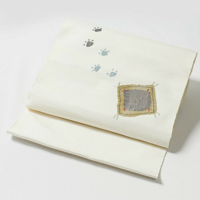 名古屋帯 反物 西陣 都 座布団と足跡 猫 白 クリーム色 着物 帯 八寸名古屋帯 カジュアル お洒落 高級 ..