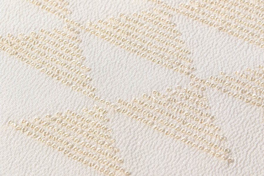 相良刺繍 正絹半衿 鱗模様 グレー 半襟 着物 おしゃれ 染 織 男性 女性 大人 普段 お稽古 新品 高級 長襦袢 着物 きもの 女性 和服 和装小物 着付け小物 カジュアル 可愛い 衿 襟 紬 木綿 小紋