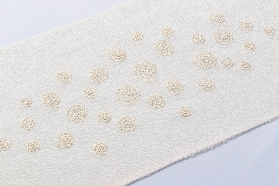 相良刺繍 正絹半衿 うずまき模様 グレー 半襟 着物 おしゃれ 染 織 男性 女性 大人 普段 お稽古 新品 高級 長襦袢 着物 きもの 女性 和服 和装小物 着付け小物 カジュアル 可愛い 衿 襟 紬 木綿 小紋