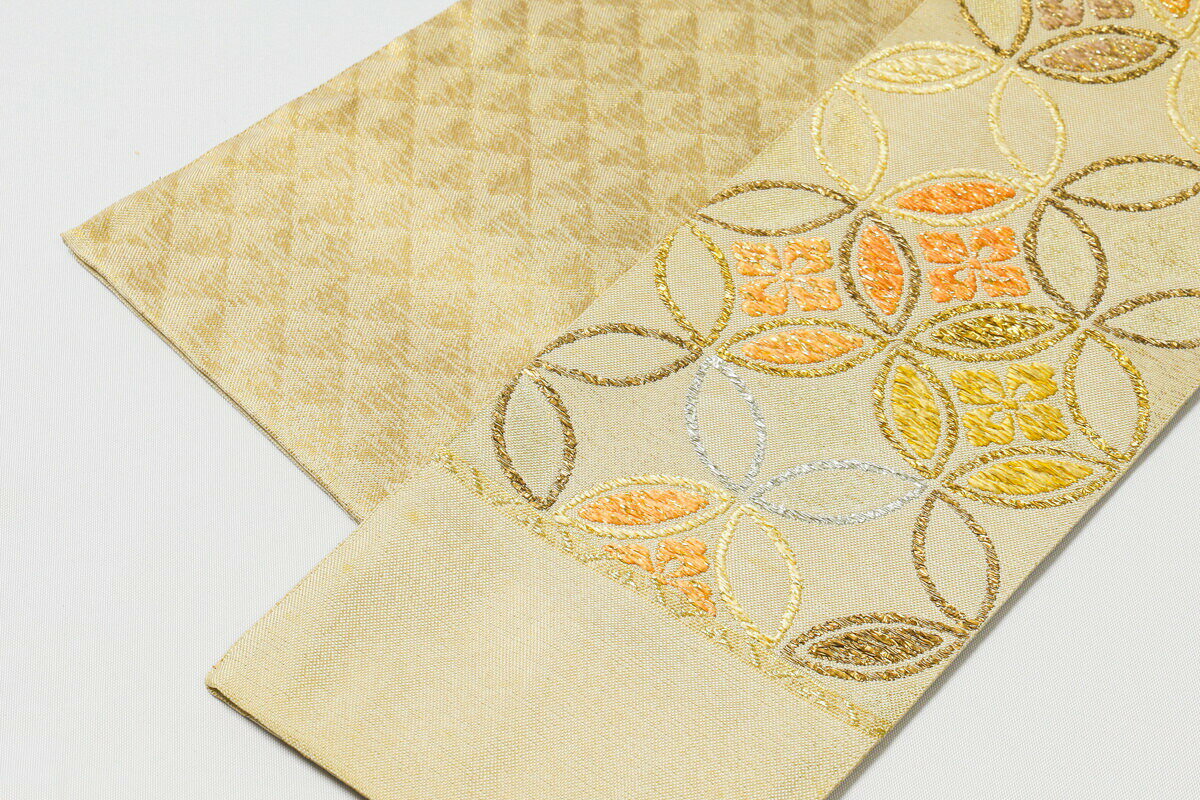 半幅帯 正絹 七宝模様 唐織 金 ゴールド ベージュ 西陣織物 京都 博多帯 博多織 日本製 帯 細帯 着物 フォーマル カジュアル 単衣 小紋 和服 和装 和装小物 着付け 小物 お洒落 女性用 レディース きもの 着物 高級 訪問着 付下げ 小紋 無地のサムネイル