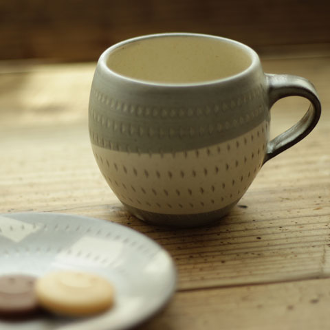 小石原焼き マグカップ 【鶴見窯元】飛びかんな グレー うず | かわいい コーヒーカップ カップ 和食 和食器 陶器 小石原 ポタリ— おしゃれ 和田義弘 若手作家 日本製 プレゼント ギフト カフェ 北欧 贈り物 マット コーヒーマグ 紅茶 スープカップ 大きい シンプルのサムネイル