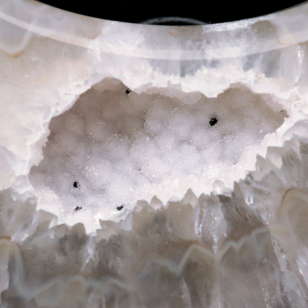 メノウ 月型 台付き 置き物 ブラジル産 アゲート 197g 瑪瑙 水晶 ムーン オブジェ インテリア おしゃれ 天然石 パワーストーン スピリチュアル ヒーラー