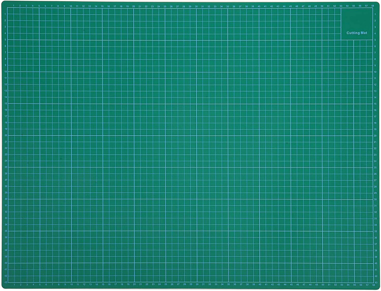 厚手のカッティングマットです。（厚さ4.5mm）両面使用可