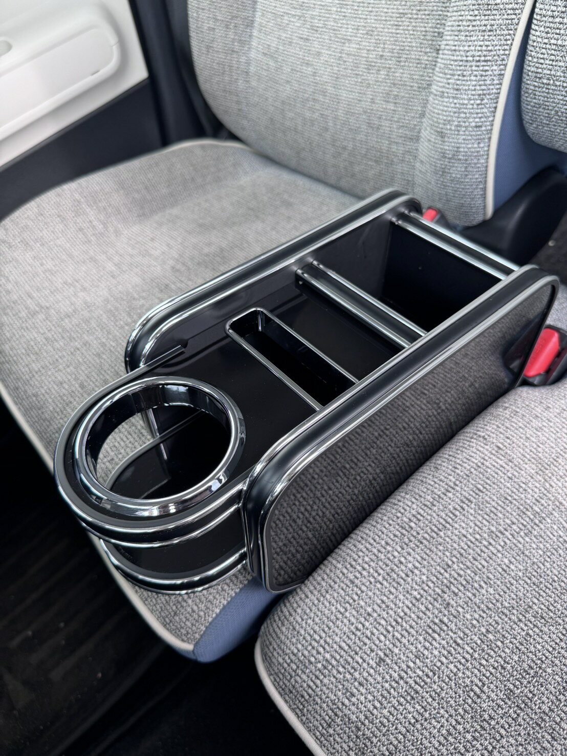 【売り切り! お買い得】LA850S/LA860S ムーブキャンバス(22/06〜)　フロントセンターカップホルダー　A..