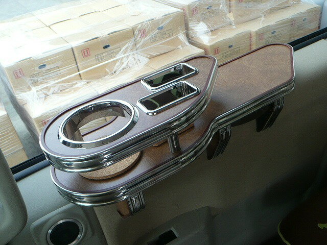 デリカD：5(07/01〜）サイドテーブル セカンド右側 カスタム カスタムパーツ 車内収納 高級感 インテリア性 ドリンクホルダー付き 日本製 自社製作 職人仕上げ カーアクセサリー カー用品 車用収納