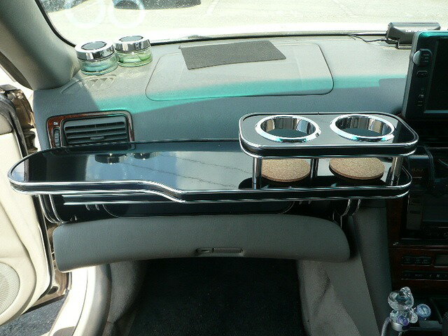 【全品10％OFFクーポン配布中】20系ウィンダム(96/8〜) フロントテーブル カスタム カスタムパーツ 車内収納 高級感 インテリア性 ドリンクホルダー付き 日本製 自社製作 職人仕上げ カーアクセサリー カー用品 車用収納