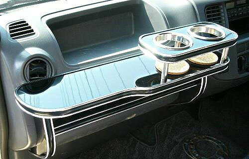 【全品20％OFFクーポン配布中】E25キャラバン(01/4〜)フロントテーブル カスタム カスタムパーツ 車内収納 高級感 インテリア性 ドリンクホルダー付き 日本製 自社製作 職人仕上げ カーアクセサリー カー用品 車用収納