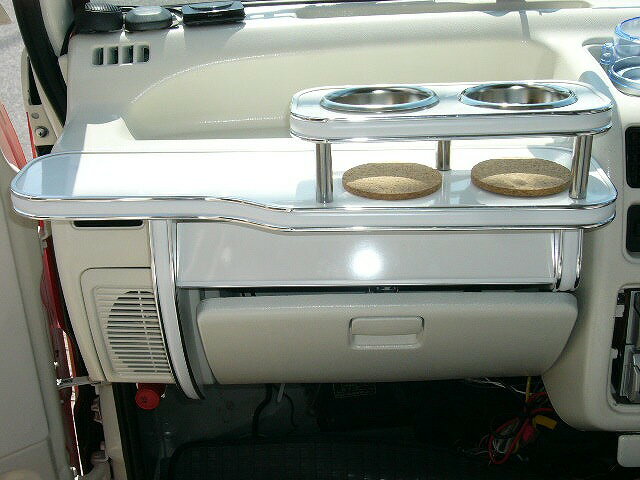 サンバーバンMC前(90/2〜)フロントテーブル カスタム カスタムパーツ 車内収納 高級感 インテリア性 ドリンクホルダー付き 日本製 自社製作 職人仕上げ カーアクセサリー カー用品 車用収納