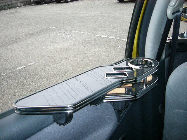 ヴィッツMC前サイドテーブル セカンド左側 カスタム カスタムパーツ 車内収納 高級感 インテリア性 ドリンクホルダー付き 日本製 自社製作 職人仕上げ カーアクセサリー カー用品 車用収納