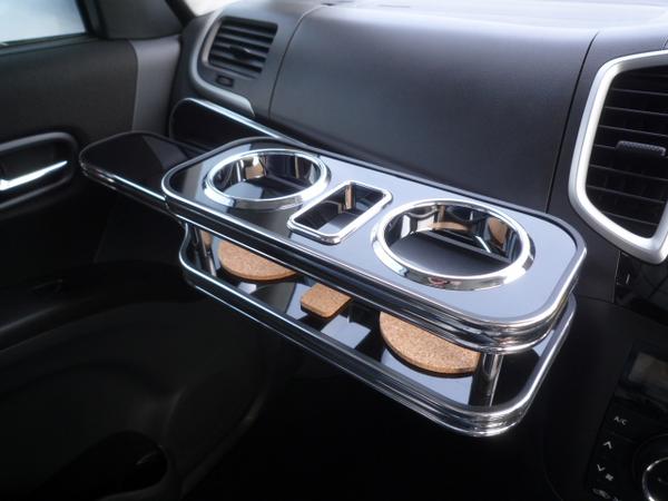 【全品10％OFFクーポン配布中】【売り切り! お買い得】MA15S ソリオ フロントテーブル携帯中 ブラック BKxフルメッキ カスタム カスタムパーツ 車内収納 高級感 インテリア性 ドリンクホルダー付き 日本製 自社製作 職人仕上げ カーアクセサリー カー用品 車用収納