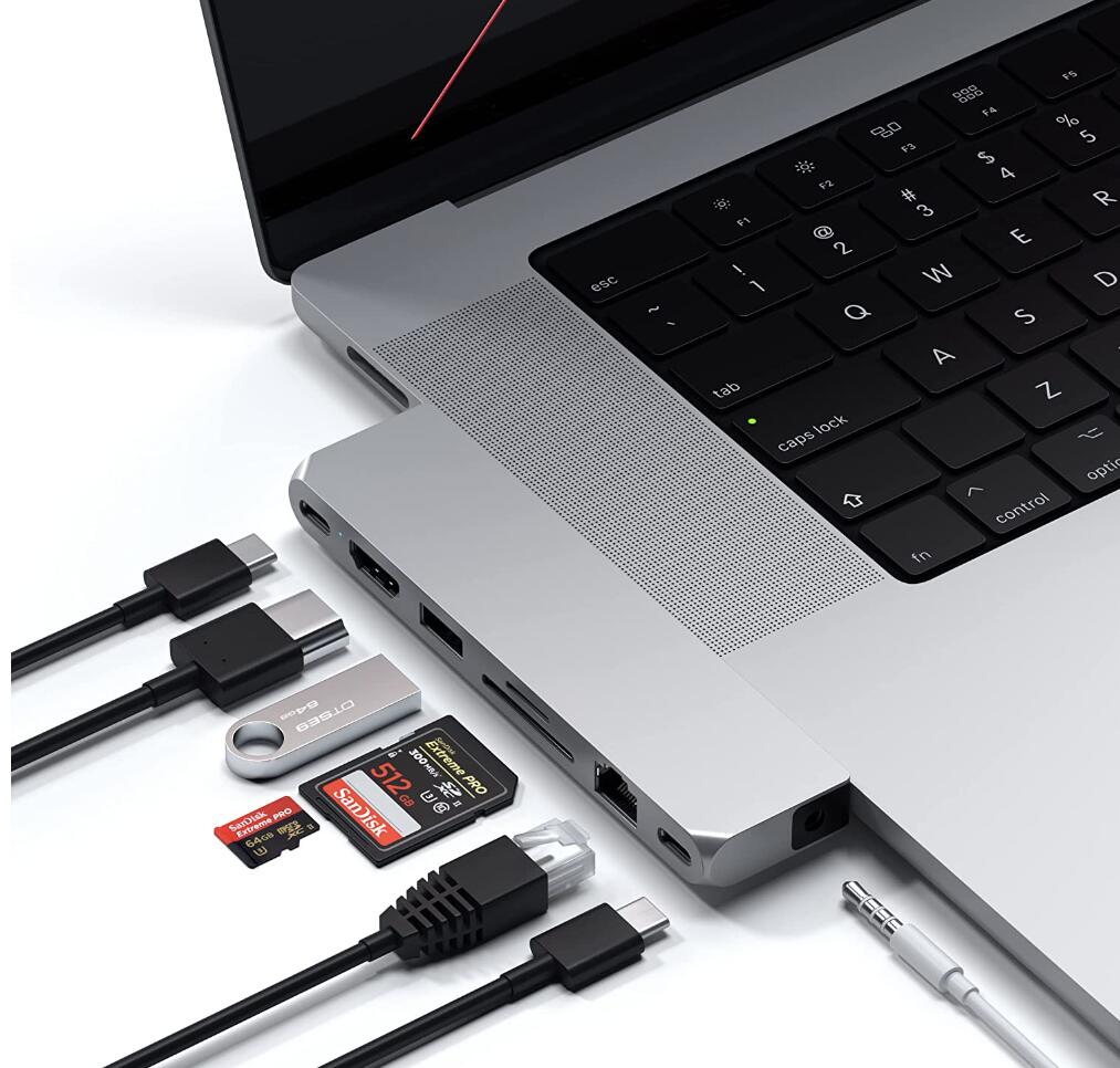 楽天ONE DAY ONE STYLESatechi USB-C Proハブ Max 8in2 （シルバー） USB4 USB-A/Cデータ イーサネット SDカードリーダー 音声ジャック （MacBookPro Air M1 M2 M3対応）