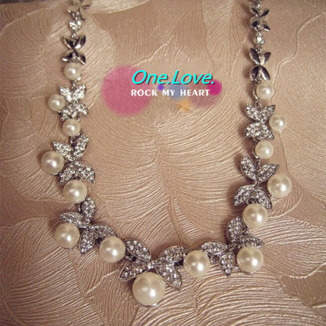 【即納】パーティー ・ウェディング 結婚式にぴったりアクセサリー、華やかに演出!☆ ネックレス&ピアス、イヤリングセット(ティアラは含まれていません)】