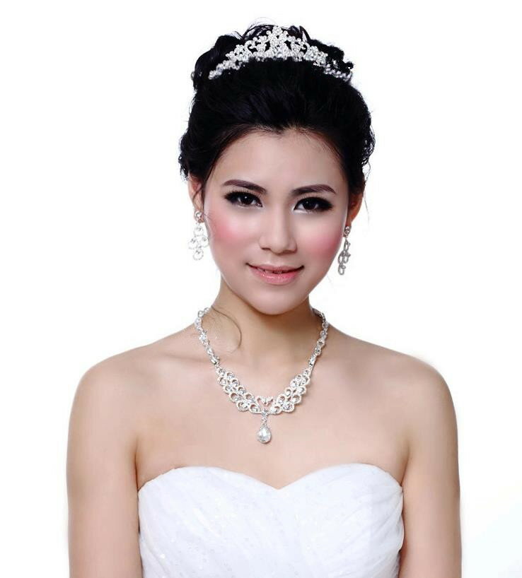 【即納】 結婚式 アクセサリー、花嫁アイテム、ブライダルアクセサリーのネックレス&ピアスorイヤリング&ティアラの3点ジュエリーセット