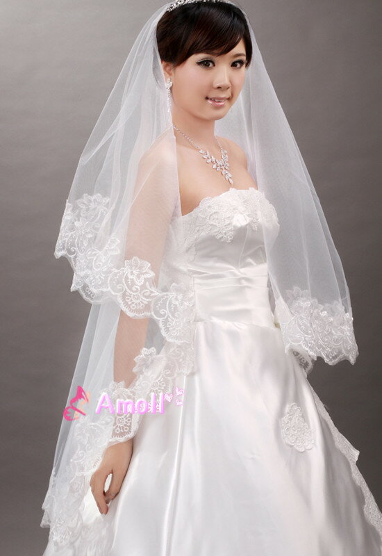 【即納】ウエディングベール　ベール ウェディング 豪華2段レース縁取り【コーム付き】ウェディングベール【オフホワイト】【ホワイト】1段目約60cm、2段目約120cm】