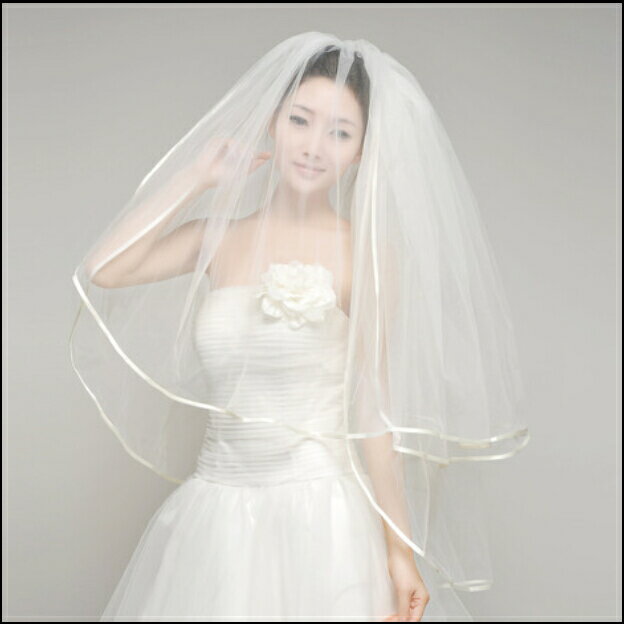 【即納】豪華2段レース縁取り【コーム付き】ウェディングベールサテンのベール. フェイスアップベールに最適【オフホワイト】1段目約cm、2段目約cm