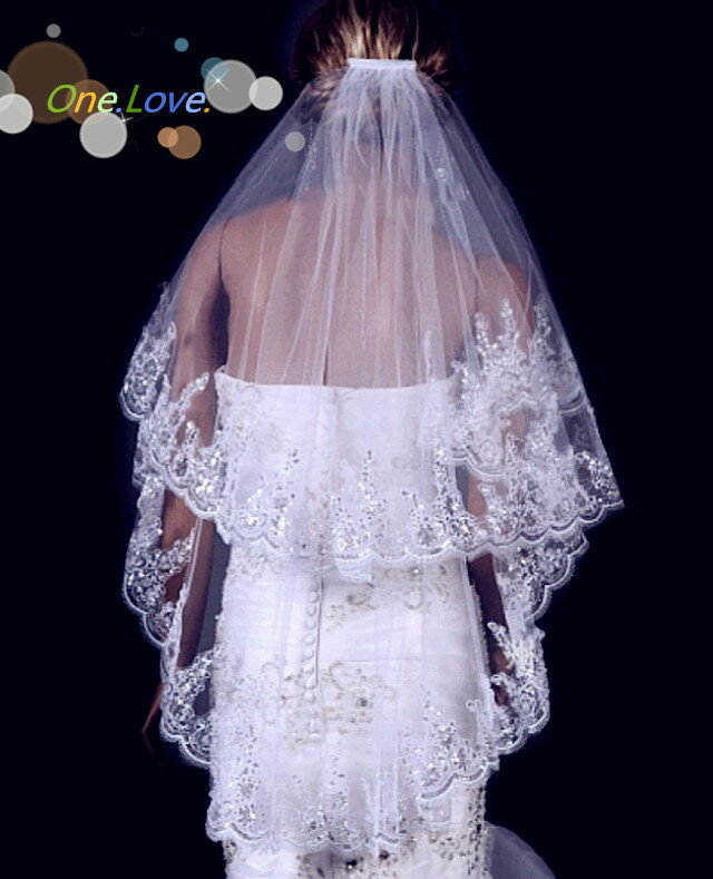 縁取り刺繍レース、ビーズ、パール、スパンコールで豪華で輝くを実現超高級マリアロングベール・ウェディングベール【オフホワイト】【ホワイト】1.5m コーム付き