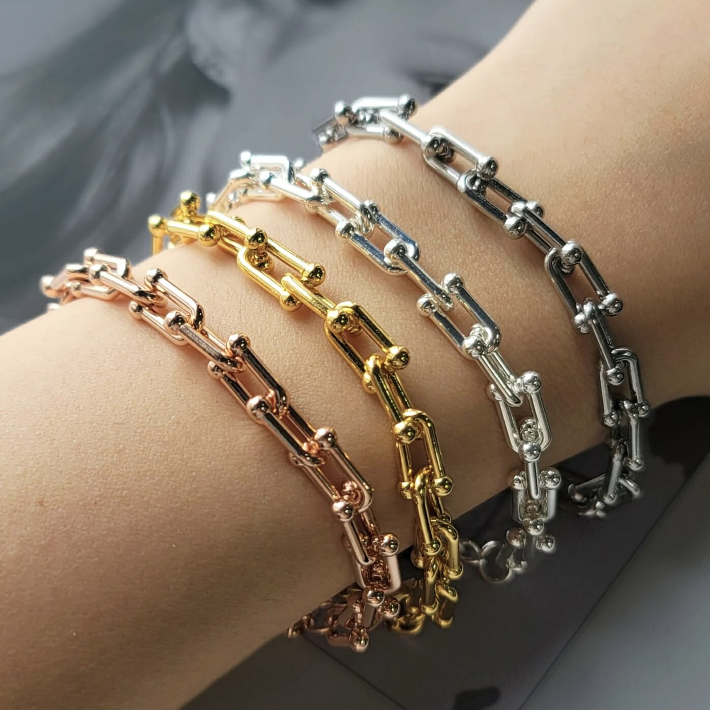 ステンレスブレスレット Uチェーンブレスレット リンクチェーン パーティー 二次会 おしゃれ お呼ばれ 結婚式 金属アレルギー対応 ステンレス ゴールド シルバー 結び目 華やか 上品 エレガント全品送料無料 B005のサムネイル