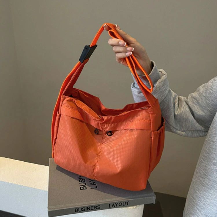 小さめ ナイロン レディース ショルダーバッグ ナイロンバッグ 軽量 防水 カバン ショルダーバッグ メッセンジャーバッグ 斜め掛