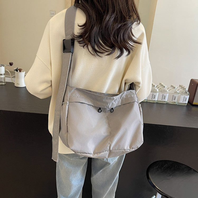 小さめ ナイロン レディース ショルダーバッグ ナイロンバッグ 軽量 防水 カバン ショルダーバッグ メッセンジャーバッグ 斜め掛