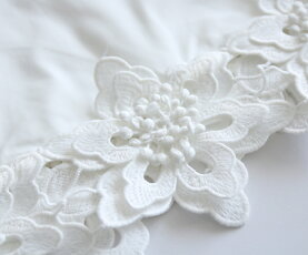 【再入荷♪8月31日12時&22時より】「pave」カットワークのお花ブラウストップス