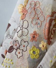 【再入荷♪10月3日12時&22時より】「french」咲き誇る花刺繍のストール