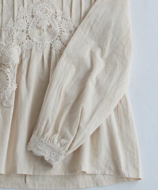 ▼▼(ベージュ)「frenchpave」優しい風合いに重ねたナチュラルレースブラウストップス2月23日22時販売新作