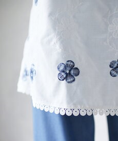 ▼▼「frenchpave」可愛いホワイトブルーの花刺繍咲くブラウストップス3月18日22時販売新作