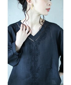 ▼▼「frenchpave」センターを飾る刺繍ラインのVネックブラウストップス4月17日22時販売新作