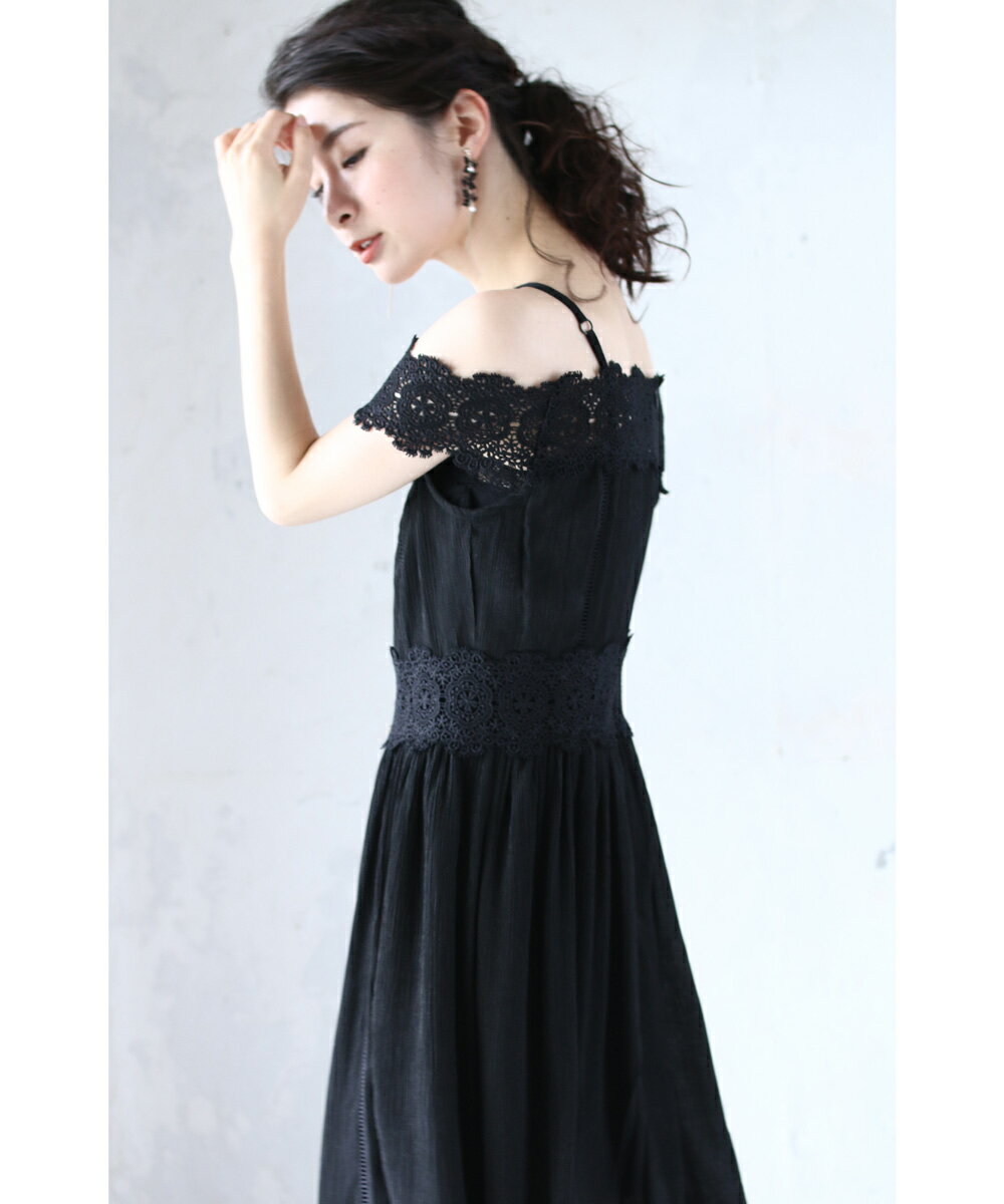 【再入荷♪7月14日12時&22時より】「frenchpave」(黒)美しさで囲うオフショルダーレースワンピース 【再入荷♪7月14日12時&22時より】「frenchpave」(黒)美しさで囲うオフショルダーレースワンピース