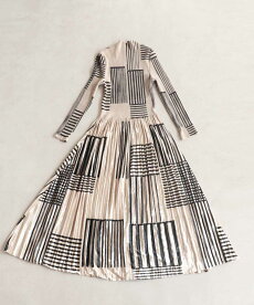 ▼▼(S~L対応)(ベージュ)「frenchpave」趣きある線画アコーディオンプリーツロングワンピース9月26日22時販売新作