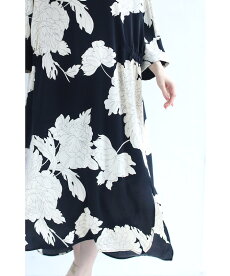 ☆☆(S~3L対応)(黒)凛とした大人の花柄ミディアムワンピース