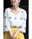 (M~L/2L~3L対応)可愛いチェックの花咲く刺繍ブラウストップス