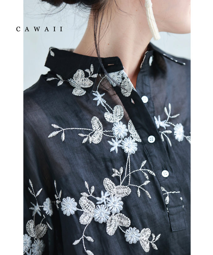 【再入荷♪7/10 20時】（S~3L対応）（黒）涼やかに風通る花刺繍シャツトップスのサムネイル