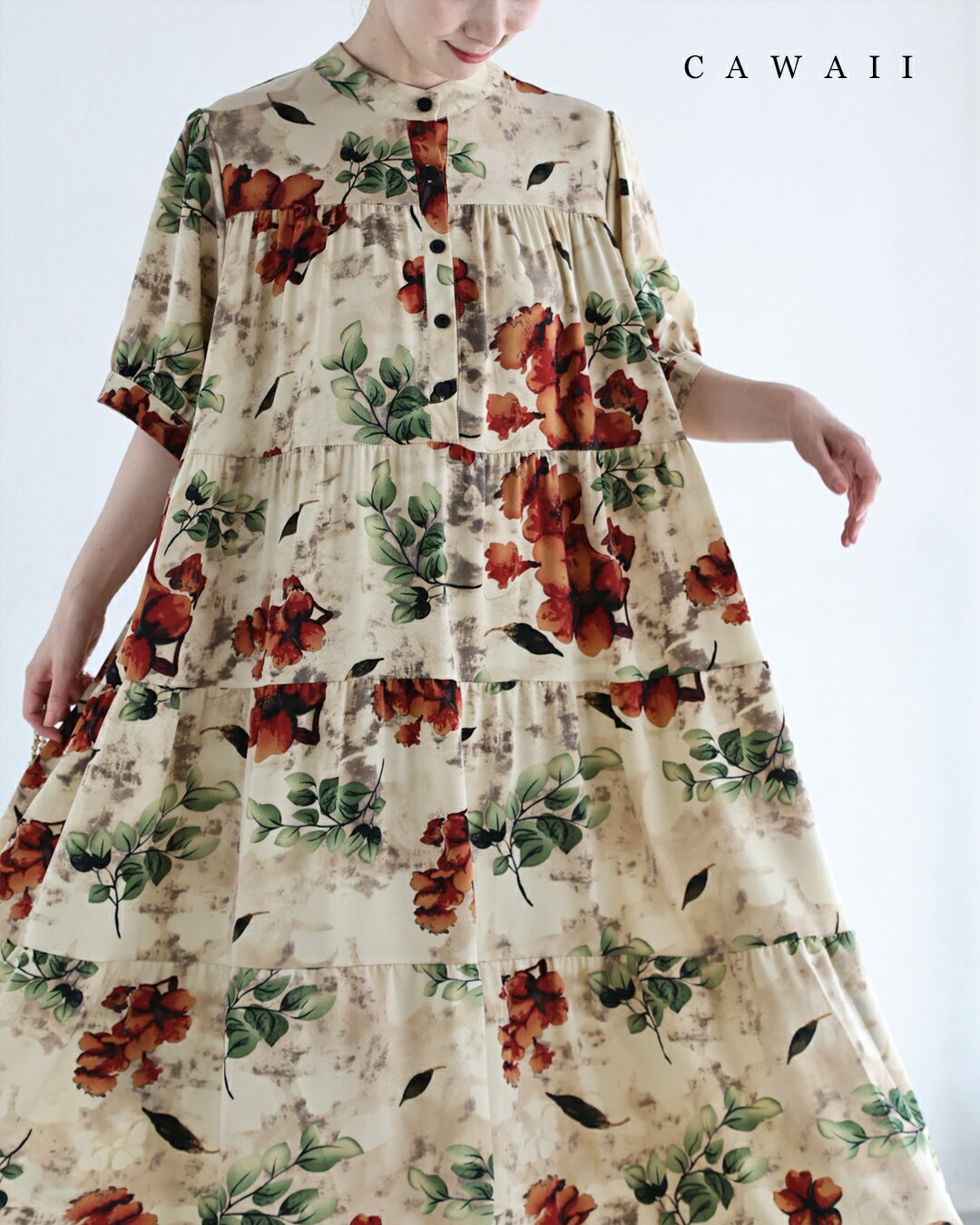 【再入荷♪7/24 20時】（S~3L対応）紅い花を描いたティアードロングワンピース（紐ベルト付き）