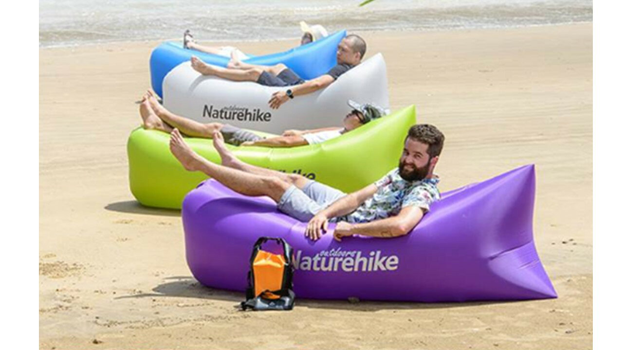 アウトドアメーカーの エアーソファ- 軽量 エアーベッド コンパクト収納 アウトドアグッズ