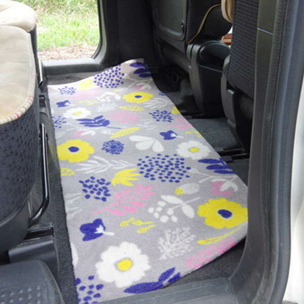 楽天Ones Interior車用 マット 45×125cm ロング カーマット 車用マット 足元用 後部座席用 リアマット 水洗い可能 滑り止め付き フリーカット ナイロン 北欧テイストの可愛いイラスト入り グレー カー用品 車用雑貨 カーインテ