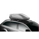 THULE ROOF BOX Touring M(200) チタンエアロスキン あらゆるニーズに応える機能的なルーフボックス Thuleキャリア製品は世界中のカーメーカーに純正採用されており、世界最高水準の安全性を備えています。 リッドは、つや消し風素材のチタンエアロスキン。 片手ですばやく安全に取り付けられる、トルクレンチ内蔵ファーストクリック 両側のどちらからも開閉可能。ボックス装着や荷物の積み降ろしが簡単です。 使いやすく安全なセントラルロッキング・システム。 ■外形寸法(長さx幅x高さ) 175 x 82 x 45 cm ■内形寸法(長さx幅) 155 x 76 cm ■下面幅 78 cm ■製品重量 13 kg ■容積 400L ■積載重量 50 kg ■積載可能なスキーの数 5〜7 ■積載可能なスノーボードの数 3〜4 ■スキーベンチ 別売り(694-8) ■スキーベンチ使用時積載目安 スキー/スノーボード 5/2〜4 ■付属ストラップ 3本 ■マウントシステム FastClick ■ボックスの開閉方式 デュアルサイドオープン ■ロック機構 Central lock(シリンダー数2) ■ウィングバー 対応 ■スクエアバー 対応 ■スライドバー 別売アダプターが必要です(697-4) ■ボックスカバー 別売(698-1) ※画像のベースキャリアは別売です。 ※画像はイメージです。実際の商品とは異なる場合がございますので予めご了承下さい。 ※カラーはチタンエアロスキン以外にグロスブラックもございます。 ※送料は別途申し受けます。 　大型商品の為、お届けする地域によって送料が異なりますので、お問い合わせ下さい。 ※車種、年式、車台No.をお伝えいただければ適合するベースキャリアをお調べいたします。