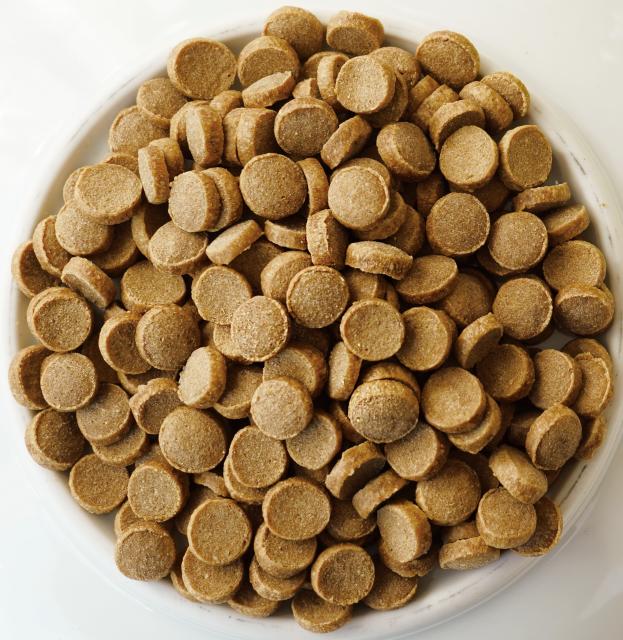 ヤムヤムヤム シニア＆ライト チキン ドライタイプ 1.3kg ×3袋【 Yum yum yum! 正規品 国産 ドッグフード 3900g 小粒 ドライフード 高品質 ヒューマングレード 高級 厳選素材 プレミアムフード 無添加 涙やけ 毛艶 成犬 シニア ワンズショップ 】 ones-shop-ec-10000498 ワンズショップ サンプル画像2
